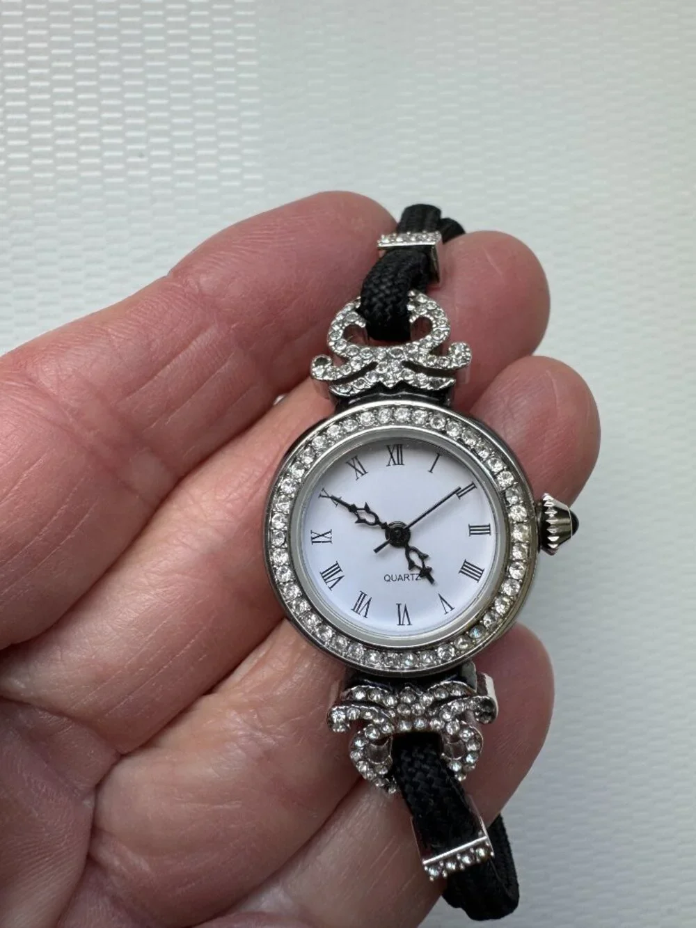 MMA Art Deco Watch Metropolitan Museum of Art Round w/ Crystals